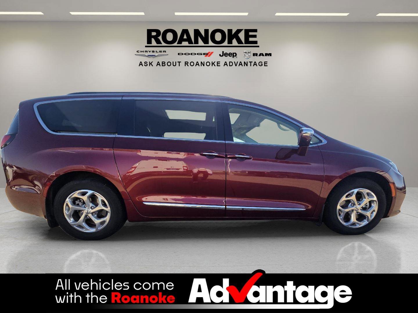 Used 2022 Chrysler Pacifica Limited image 8