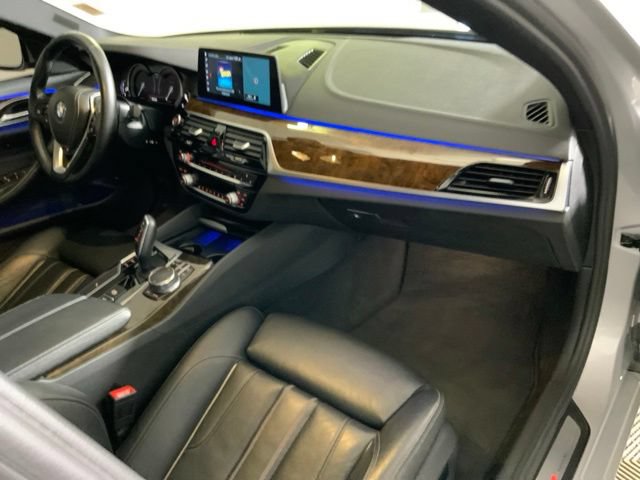 Used 2017 BMW 540i xDrive AWD/4WD image 31