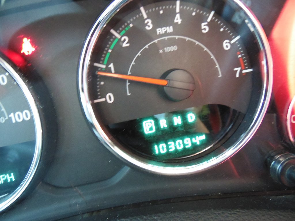 Used 2015 Jeep Wrangler Unlimited Sahara w/ Connectivity Group image 13