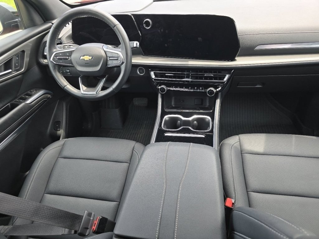 Used 2024 Chevrolet Traverse LT w/ LPO, Floor Liner Package AWD/4WD image 22