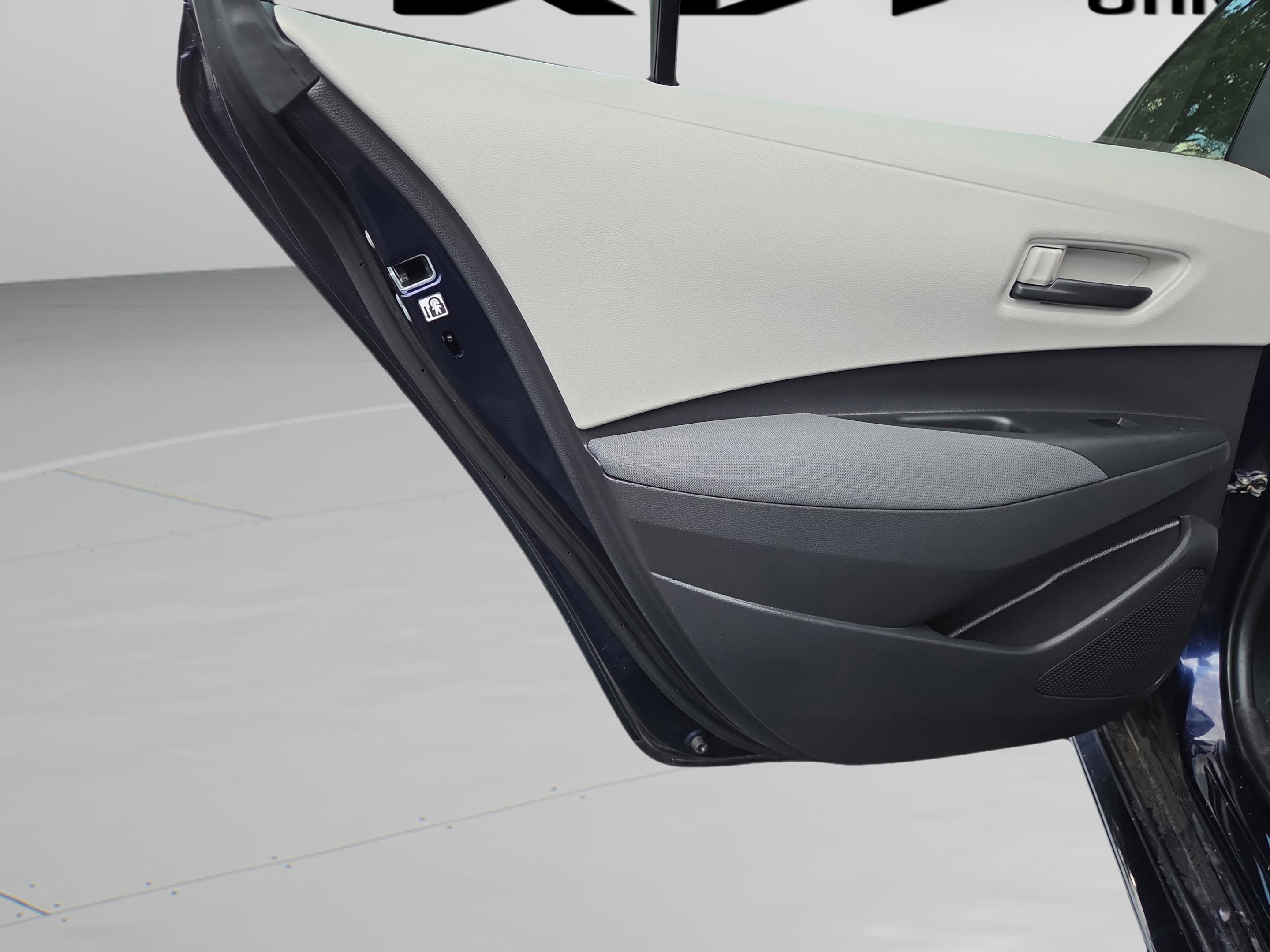 Used 2022 Toyota Corolla LE FWD image 27