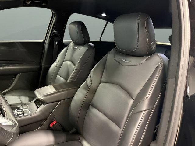 Used 2022 Cadillac XT4 Sport w/ Safety Alert Package AWD/4WD image 10