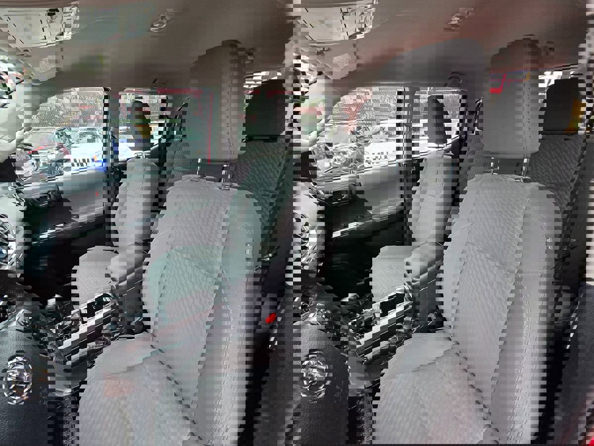 Used 2020 Toyota Tacoma SR5 image 28