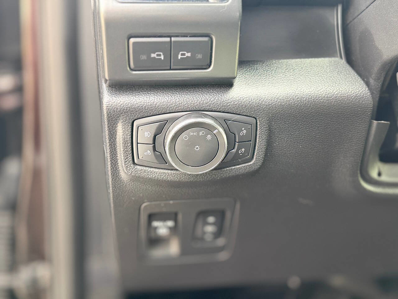 Used 2018 Ford F150 XLT w/ Equipment Group 302A Luxury image 18