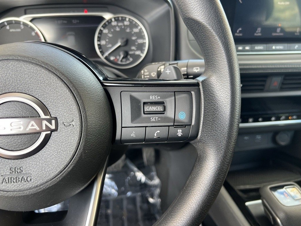 Used 2023 Nissan Rogue SV image 16