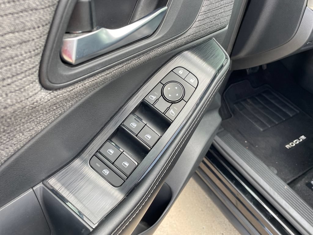 Certified 2021 Nissan Rogue SV FWD image 11