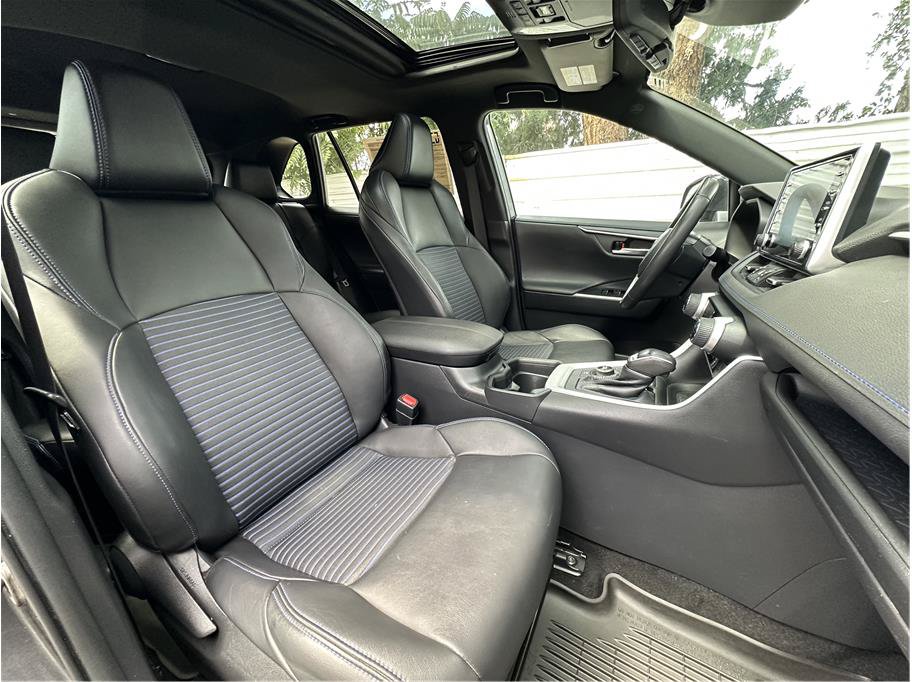 Used 2021 Toyota RAV4 XSE w/ XSE Grade Weather Package AWD/4WD image 4