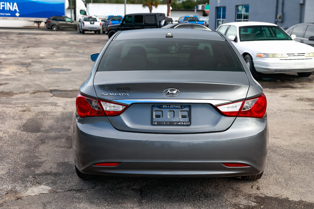 Used 2013 Hyundai Sonata GLS image 9