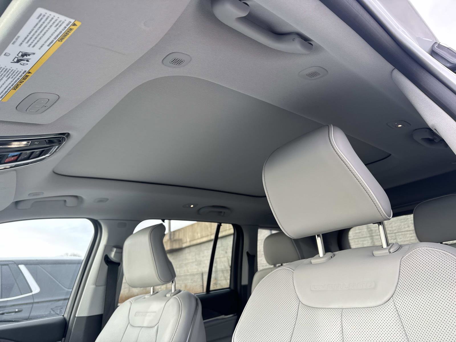 Used 2022 Jeep Grand Cherokee Overland w/ Advanced Protech Group III image 22