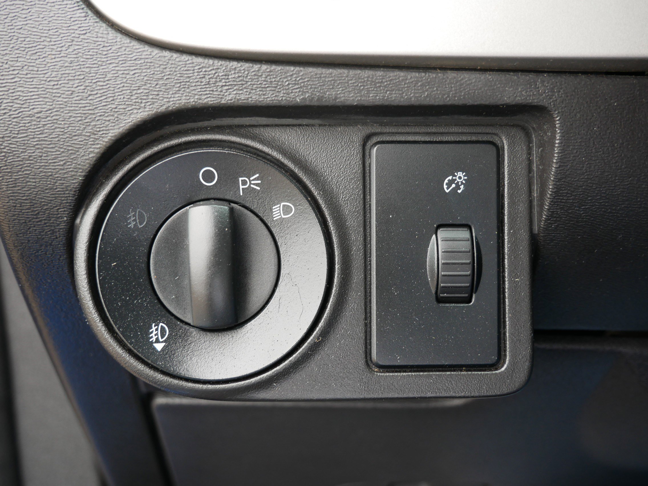 Used 2011 Ford Focus SEL FWD image 26