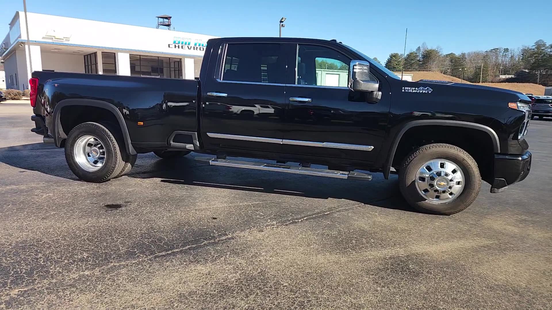 Used 2025 Chevrolet Silverado 3500 High Country w/ High Country Premium Package image 17