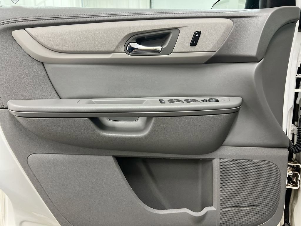 Used 2015 Chevrolet Traverse LS image 20