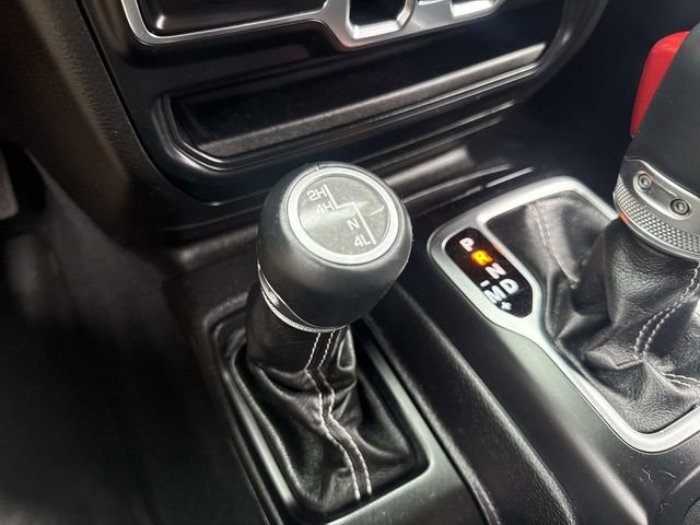 Used 2019 Jeep Wrangler Unlimited Sahara AWD/4WD image 26