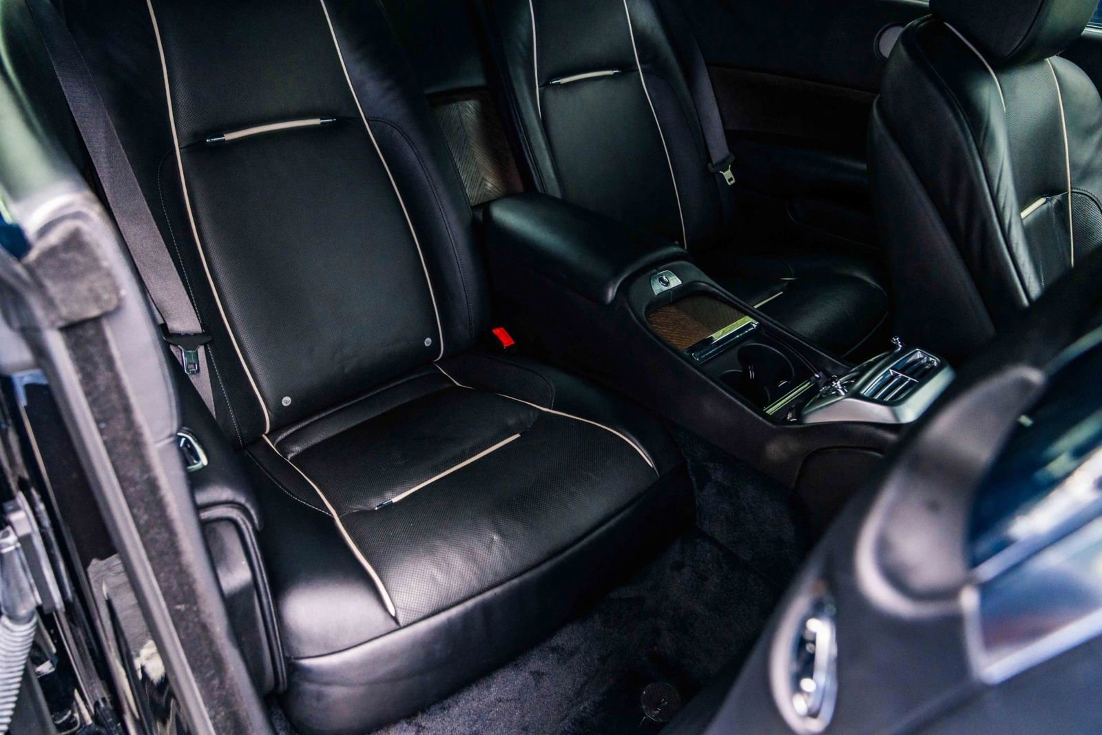 Used 2015 Rolls-Royce Wraith RWD image 37