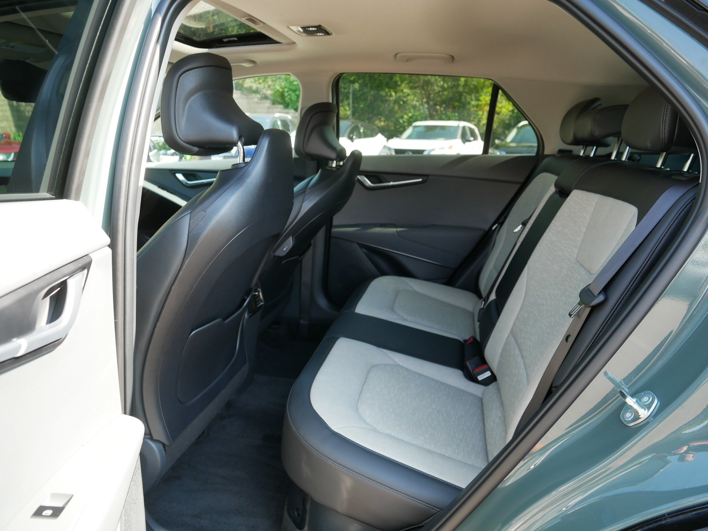 Certified 2025 Kia Niro SX Touring FWD image 35