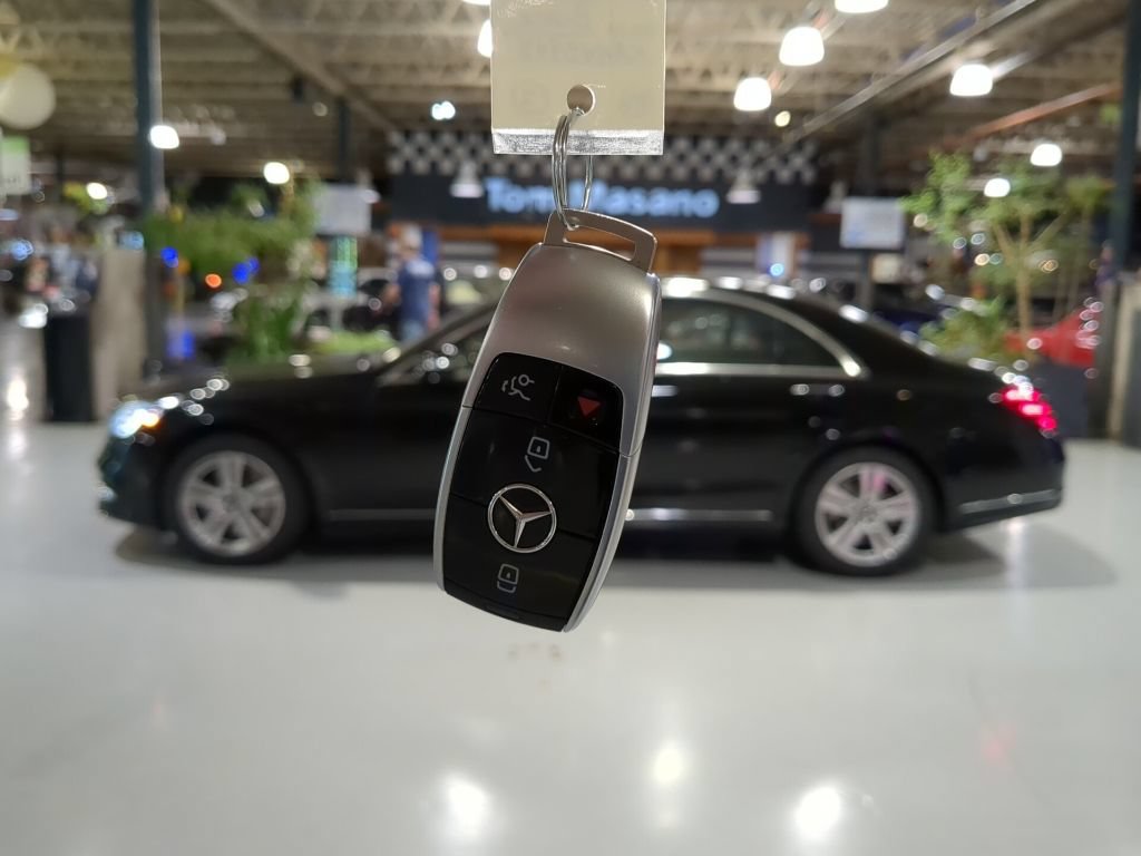 Used 2019 Mercedes-Benz S 560 4MATIC Sedan image 4