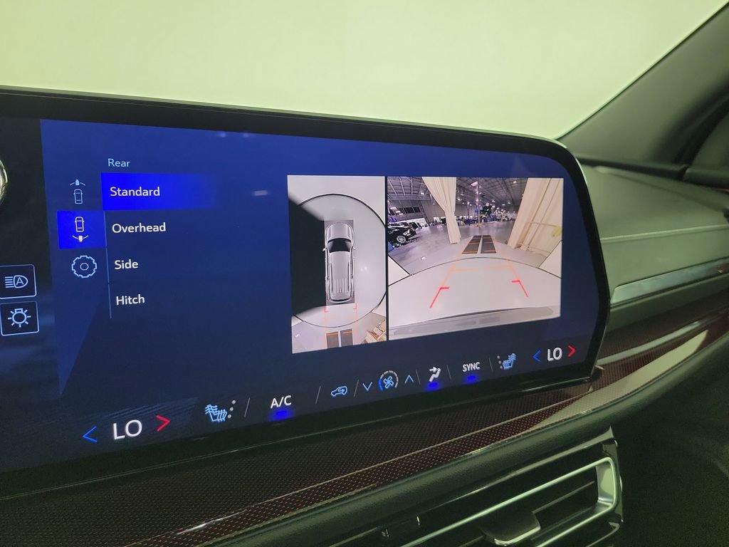 Used 2025 Chevrolet Traverse Z71 w/ Driver Confidence Package image 28