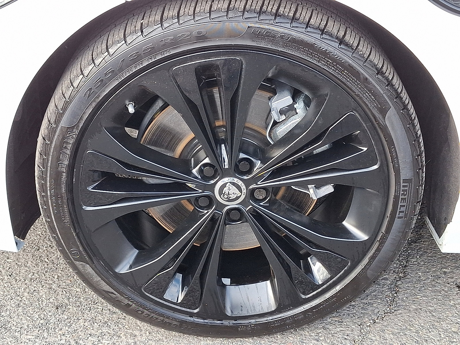 Certified 2024 Jaguar XF R-Dynamic SE image 9