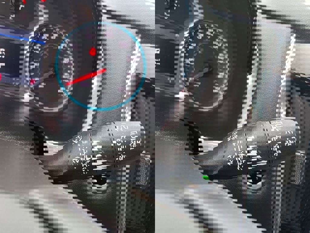 Used 2023 Chevrolet Traverse RS image 37