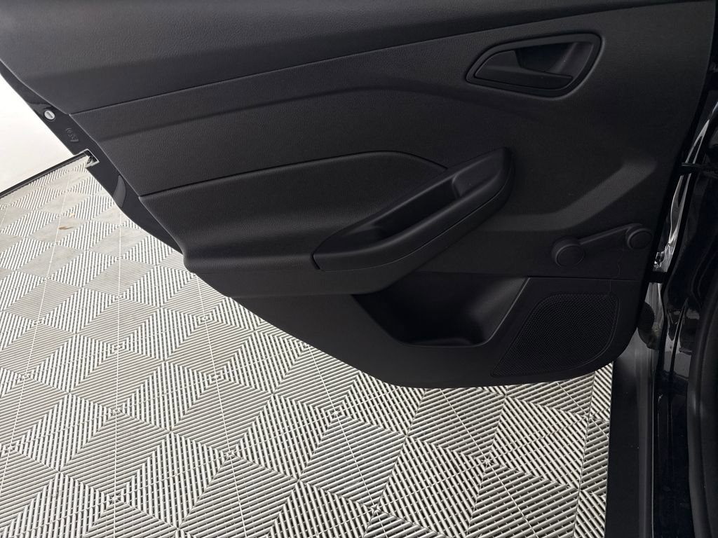 Used 2018 Ford Focus S image 10