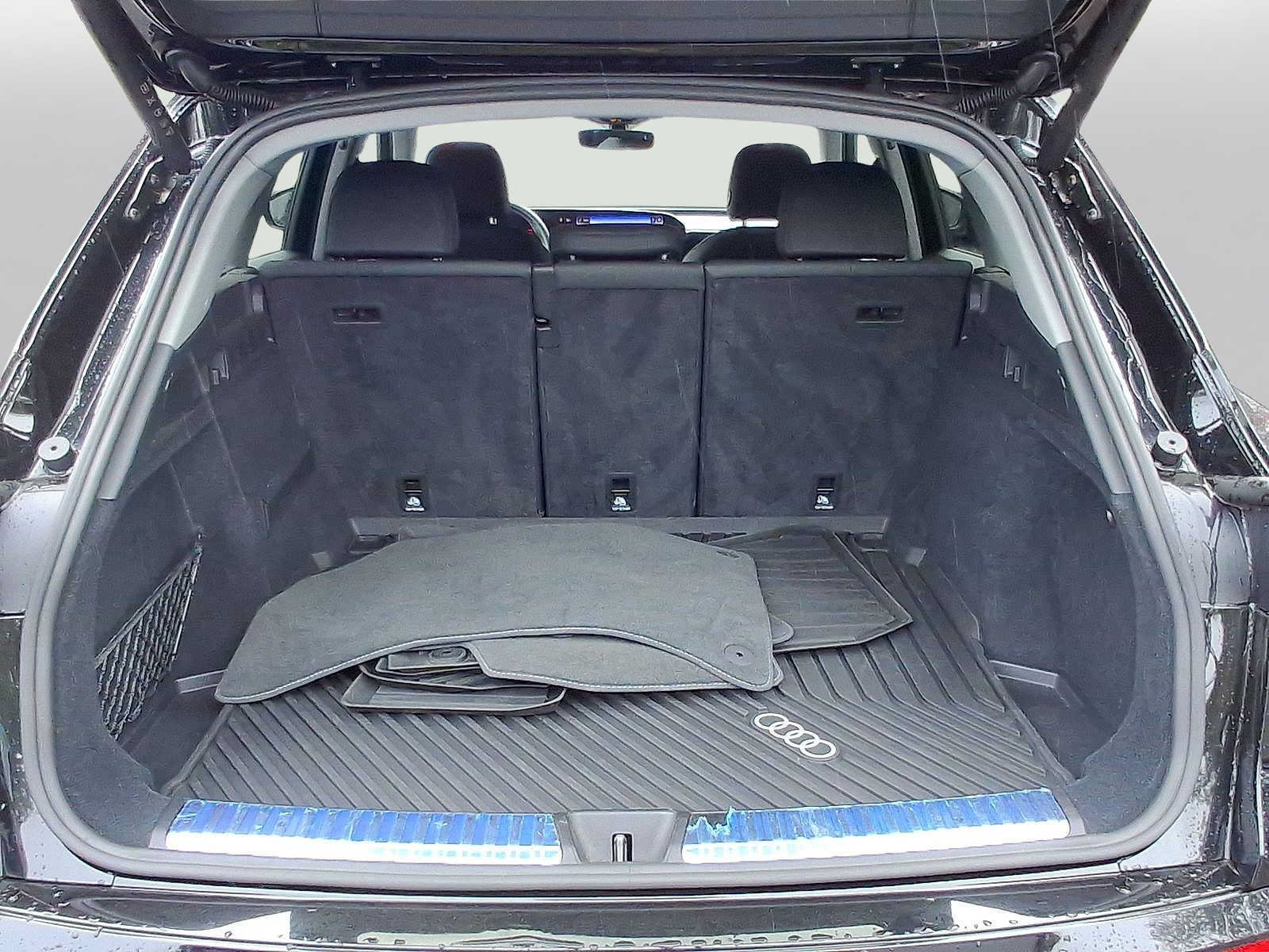 Used 2025 Audi Q5 Premium w/ Convenience Package AWD/4WD image 29