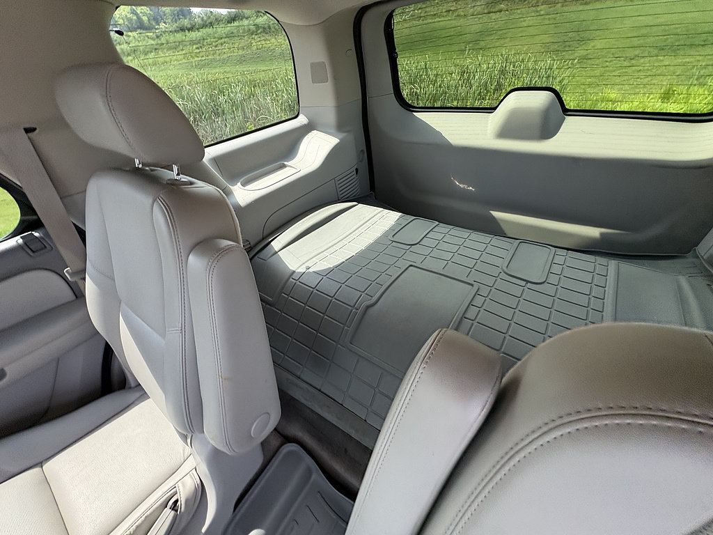 Used 2010 Chevrolet Tahoe LTZ RWD image 22