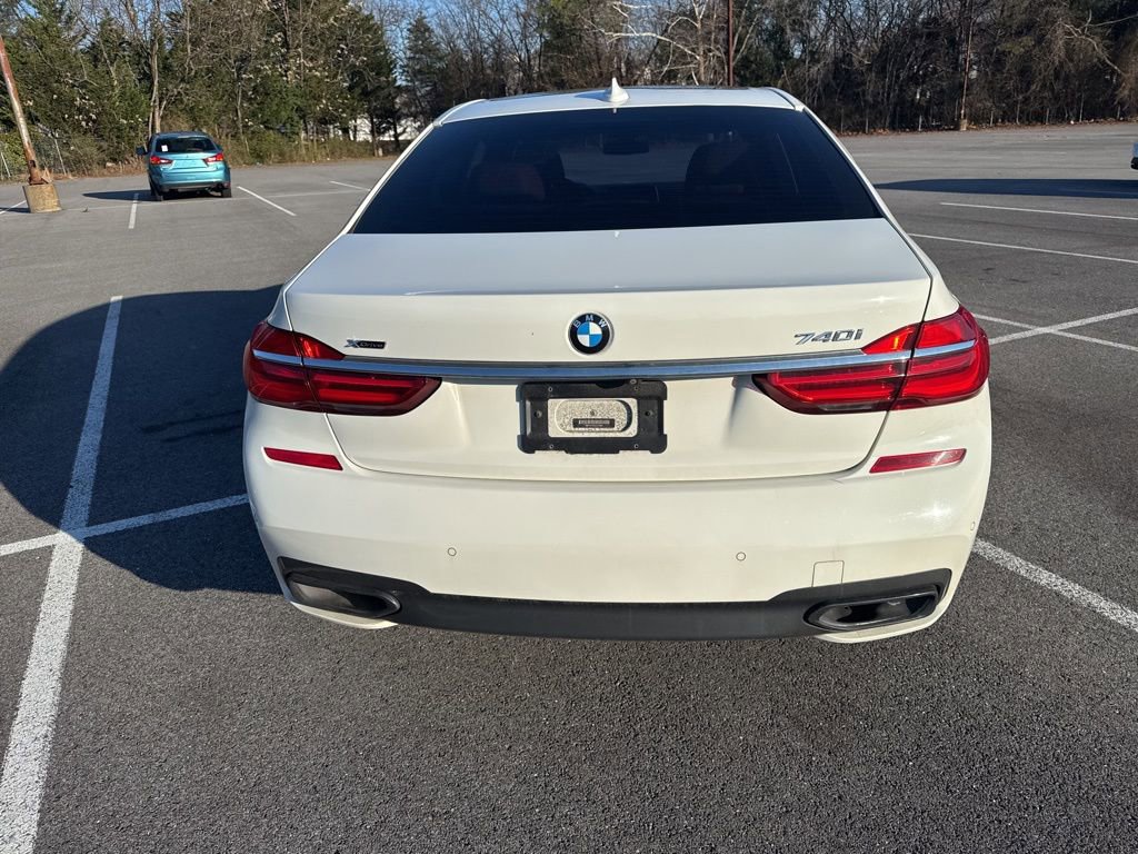 Used 2018 BMW 740i xDrive image 4