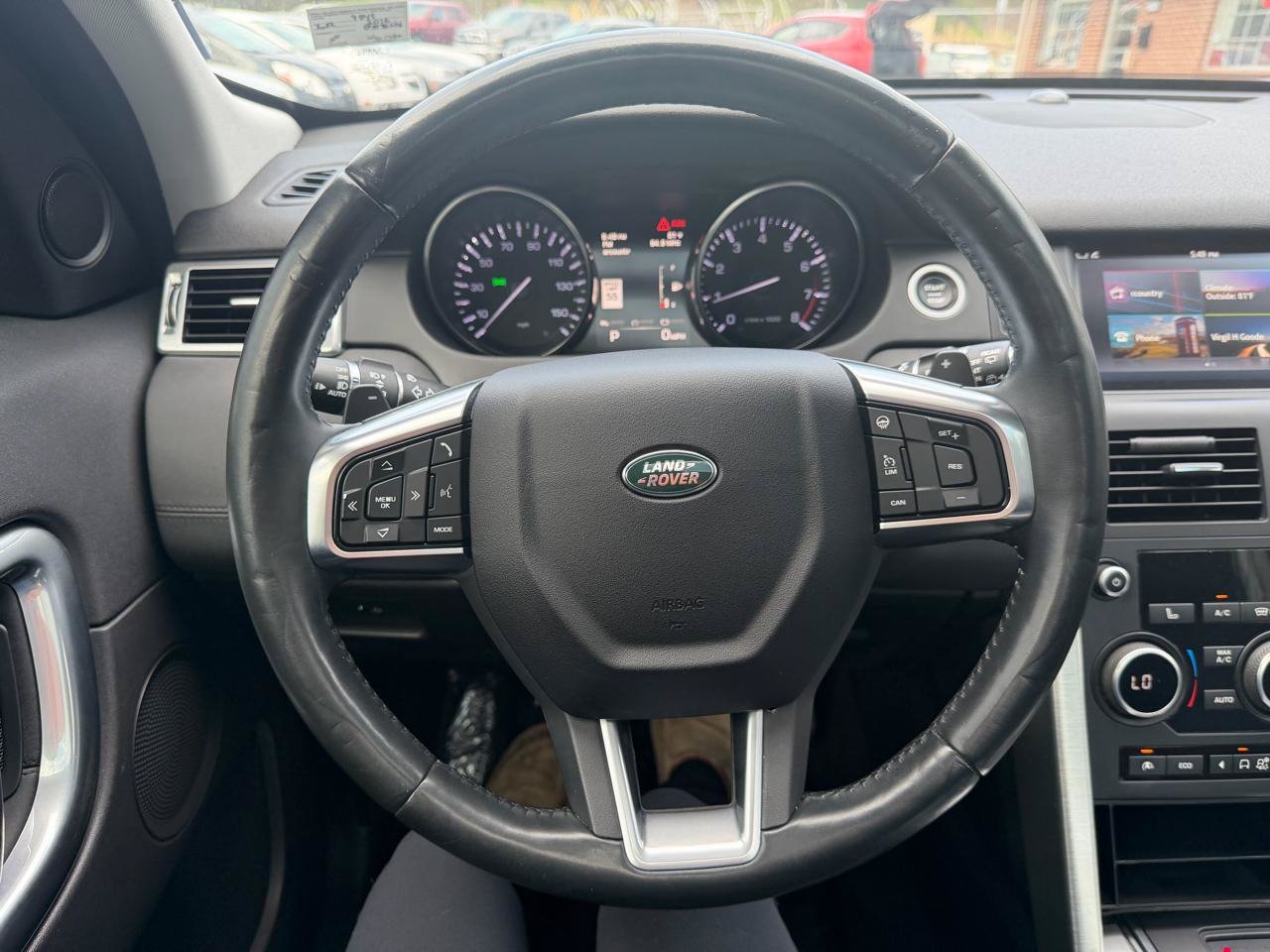 Used 2016 Land Rover Discovery Sport HSE AWD/4WD image 10