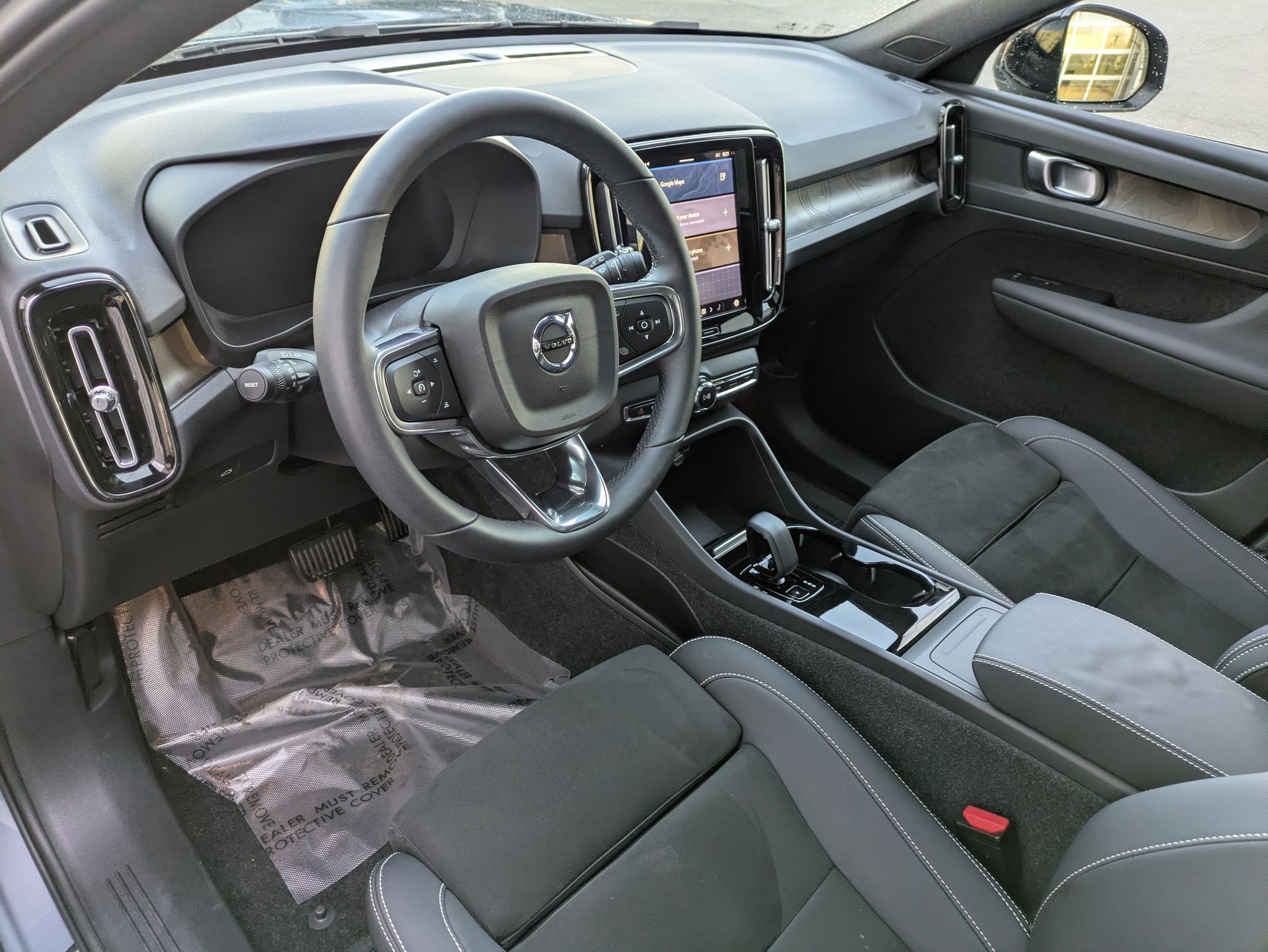 Certified 2023 Volvo XC40 Recharge Plus image 14