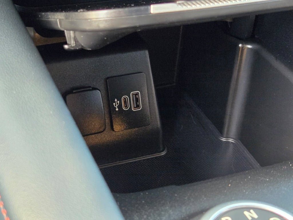 Certified 2025 Ford Explorer ST-Line AWD/4WD image 31