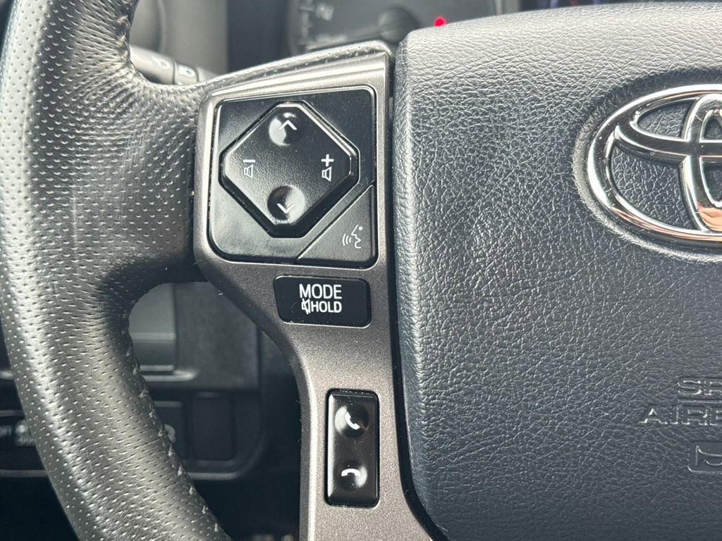 Used 2018 Toyota Tacoma TRD Sport w/ Technology Package image 19