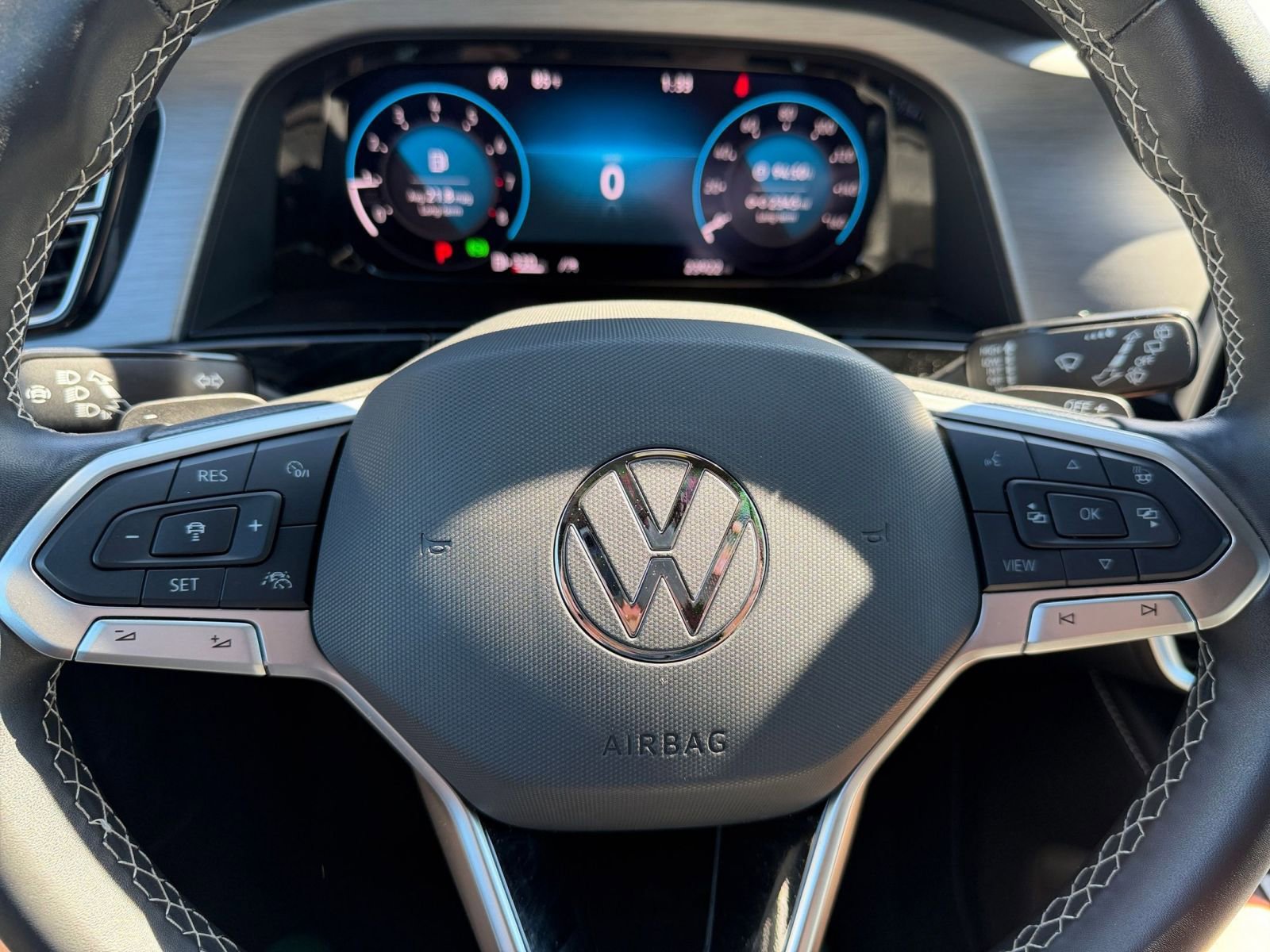 Used 2025 Volkswagen Atlas Cross Sport SE image 28