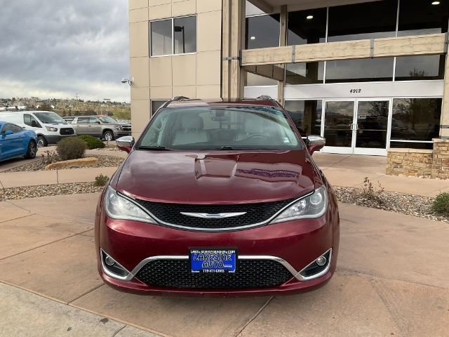 Used 2017 Chrysler Pacifica Limited FWD image 2