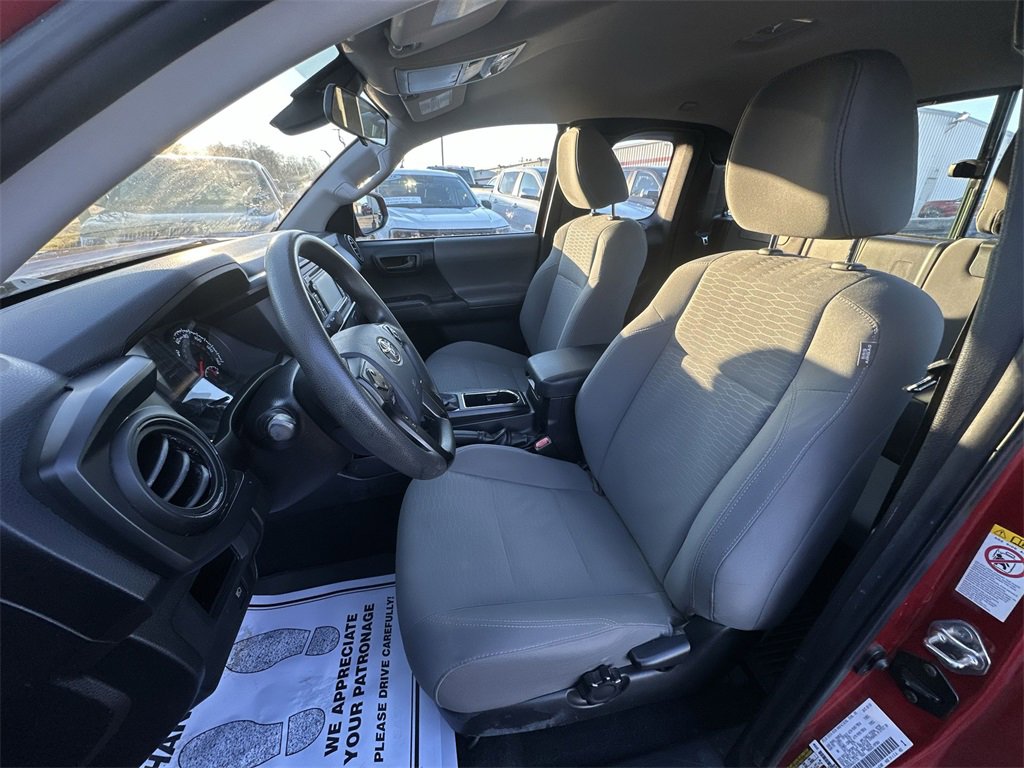 Used 2018 Toyota Tacoma SR image 11