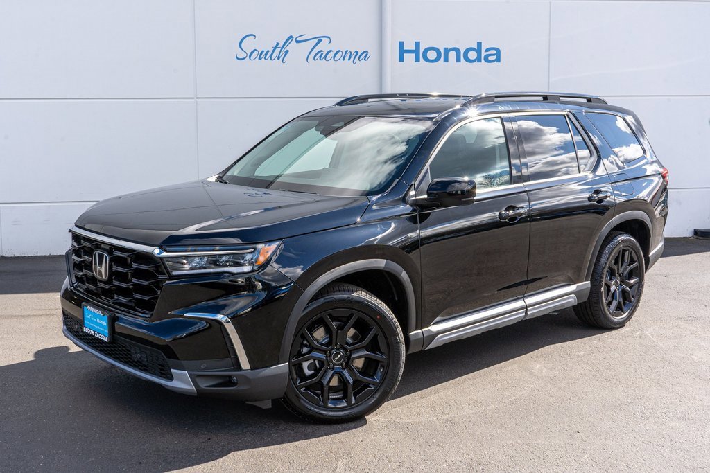 New 2025 Honda Pilot Touring image 2