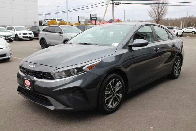 Used 2023 Kia Forte LXS image 2