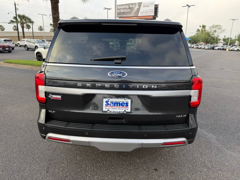 Certified 2022 Ford Expedition Max XLT image 5