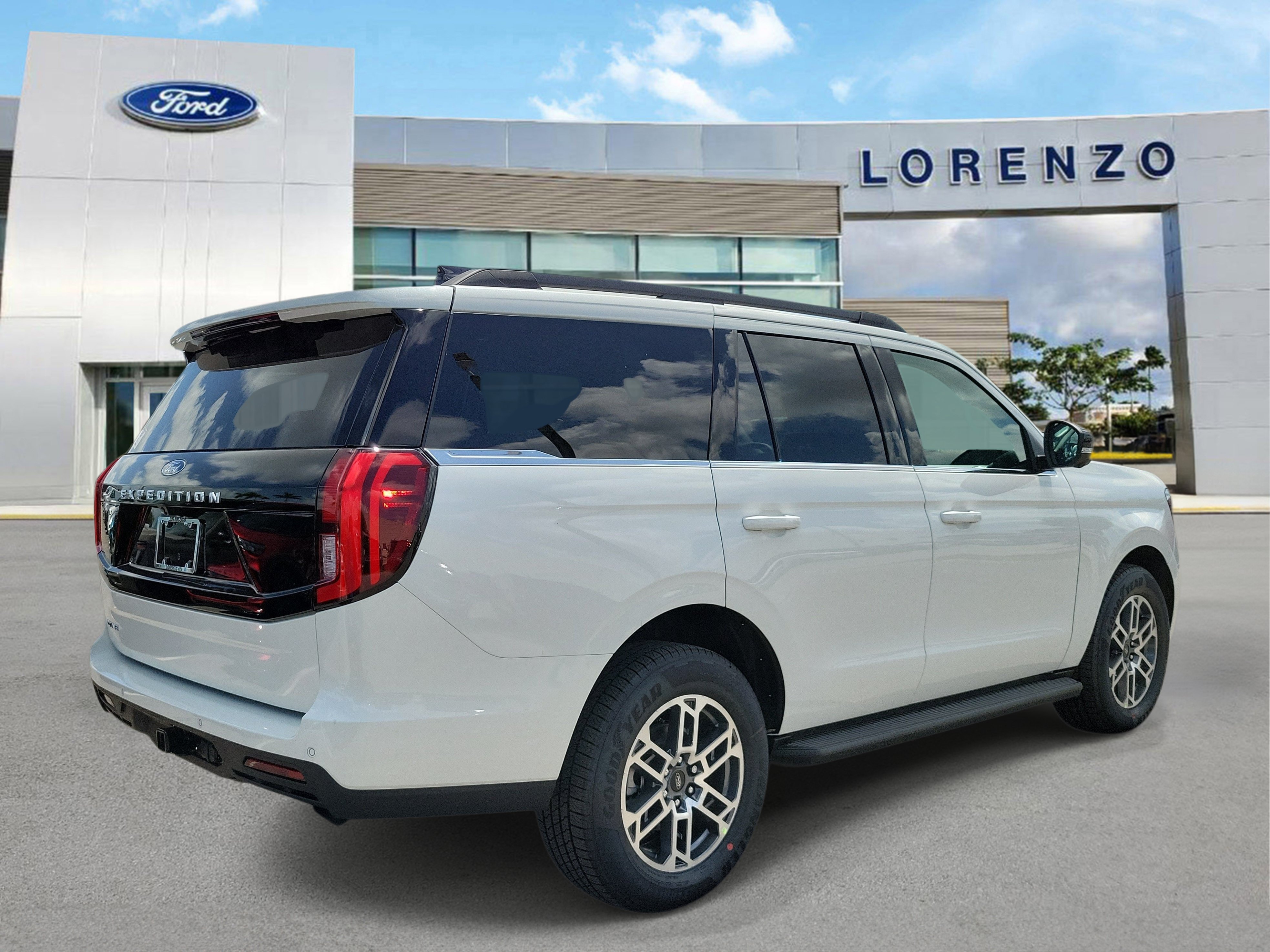 New 2026 Ford Expedition Active RWD image 4