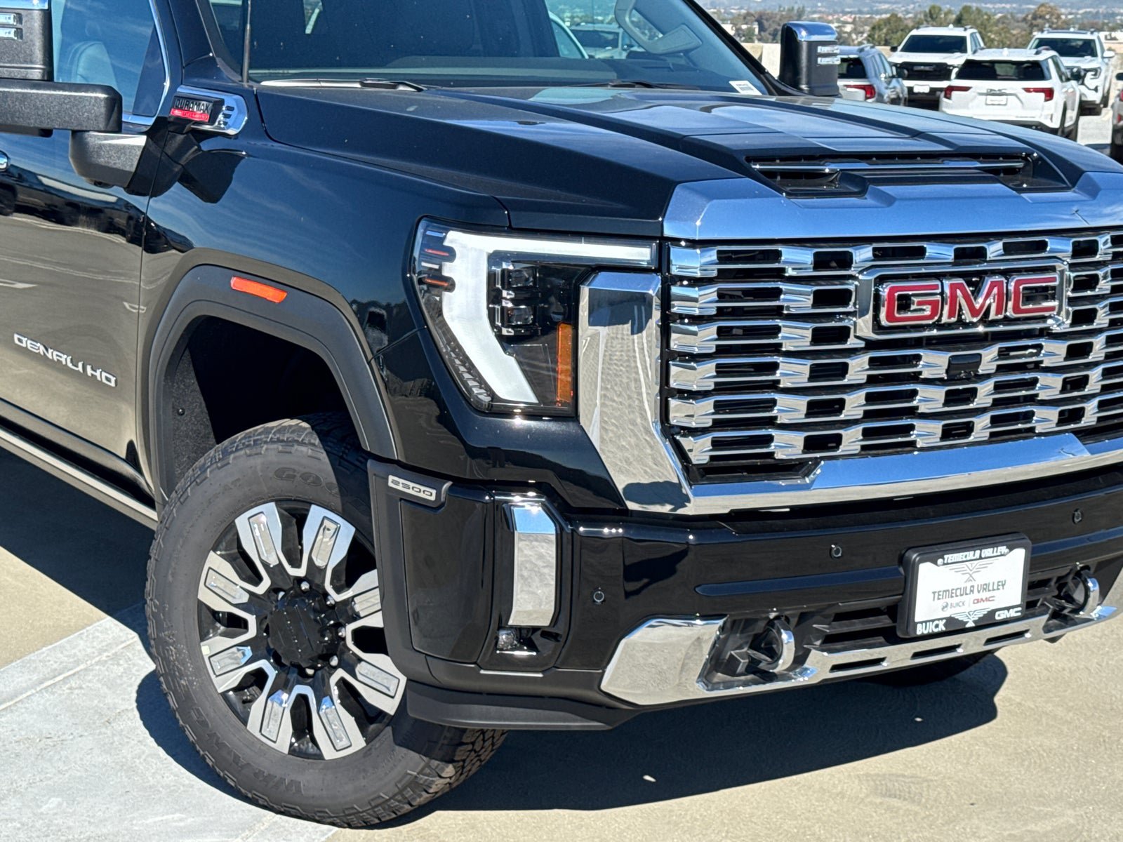 New 2026 GMC Sierra 2500 Denali w/ Denali Reserve Package AWD/4WD image 3