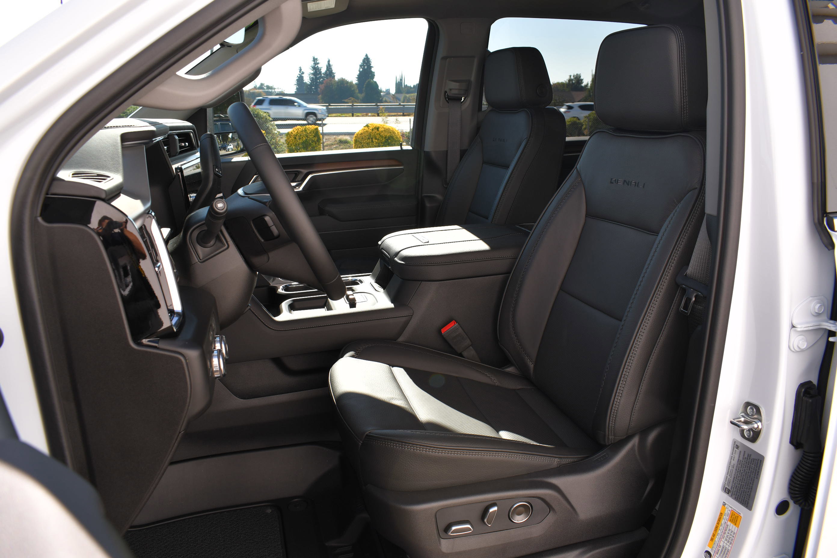 New 2026 GMC Sierra 2500 Denali w/ Denali Reserve Package image 25