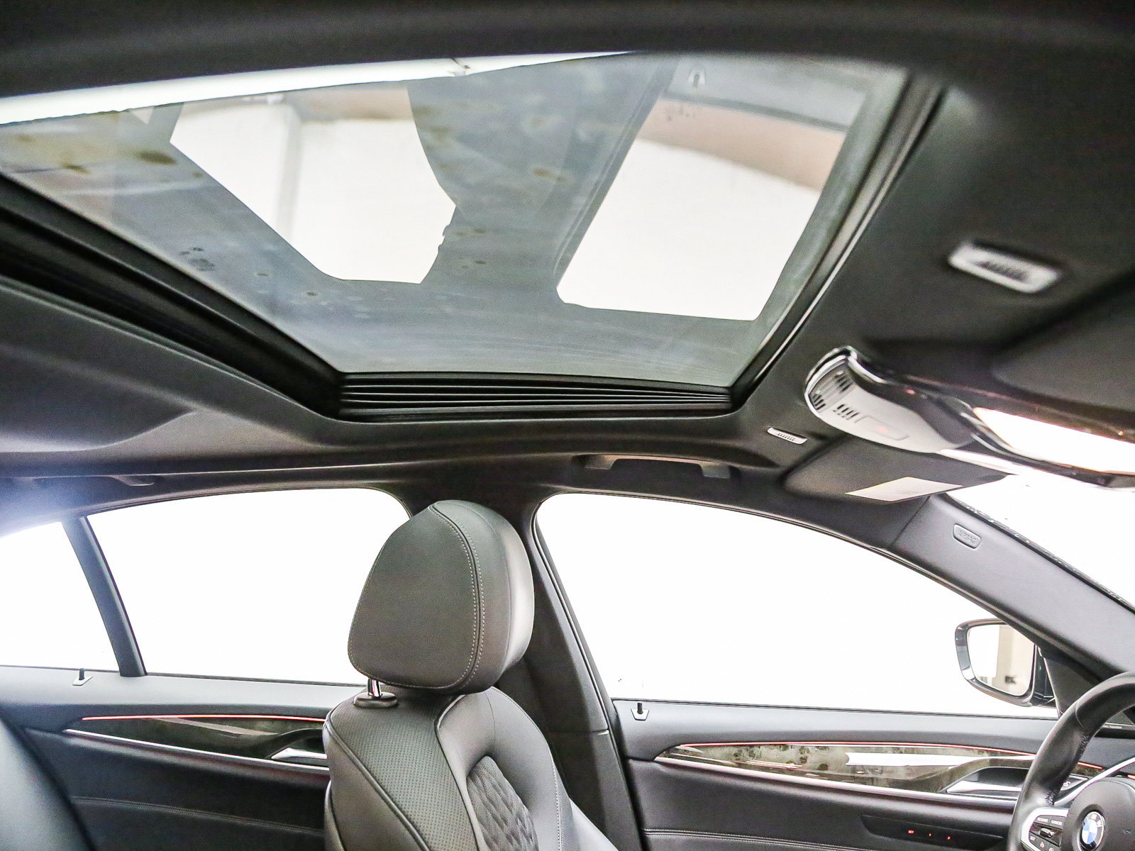 Used 2023 BMW 540i w/ M Sport Package RWD image 17