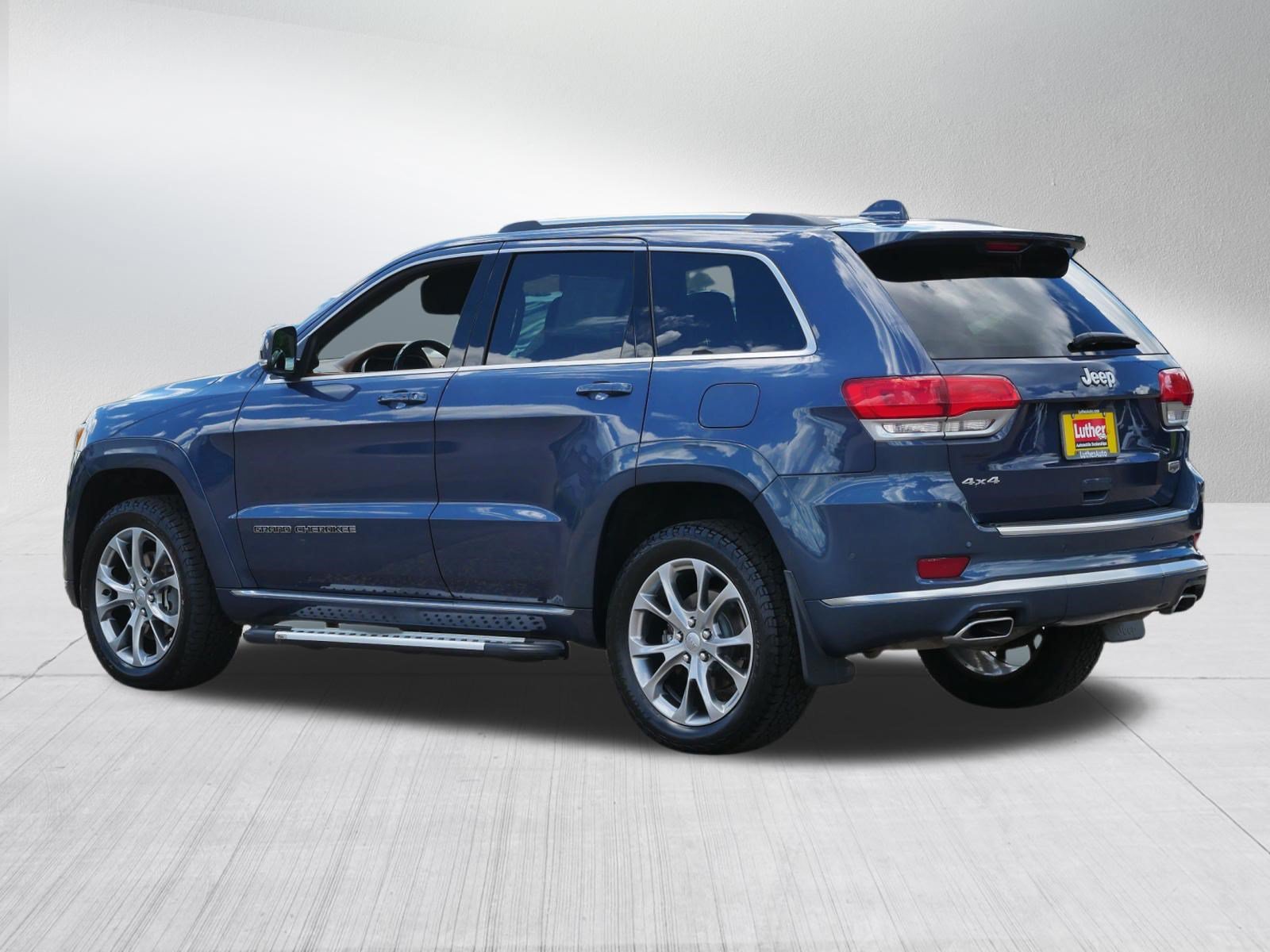 Used 2021 Jeep Grand Cherokee Summit AWD/4WD image 5
