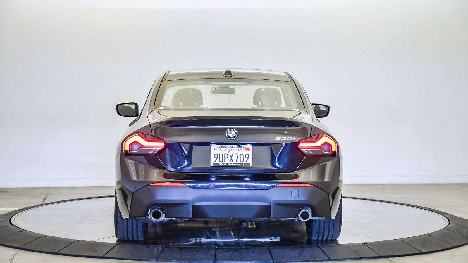 Used 2025 BMW 230i Coupe w/ Convenience Package image 3