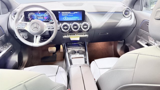 Used 2026 Mercedes-Benz GLA 250 4MATIC image 6