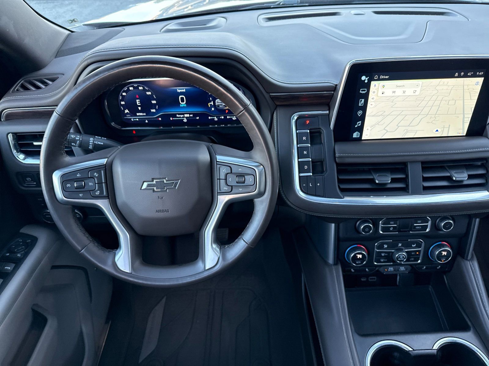 Used 2023 Chevrolet Suburban Z71 w/ Luxury Package image 15