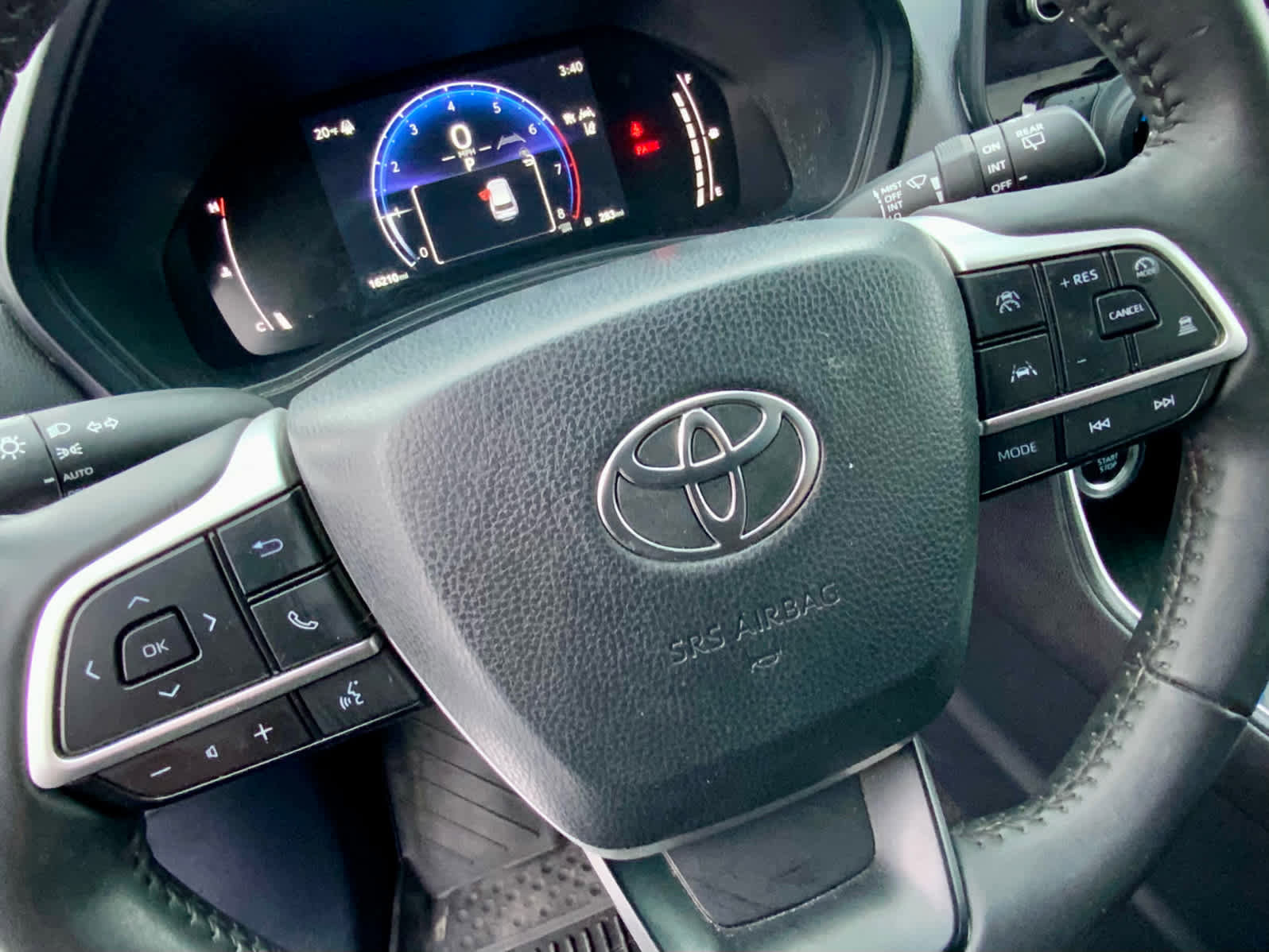 Used 2024 Toyota Grand Highlander XLE image 37