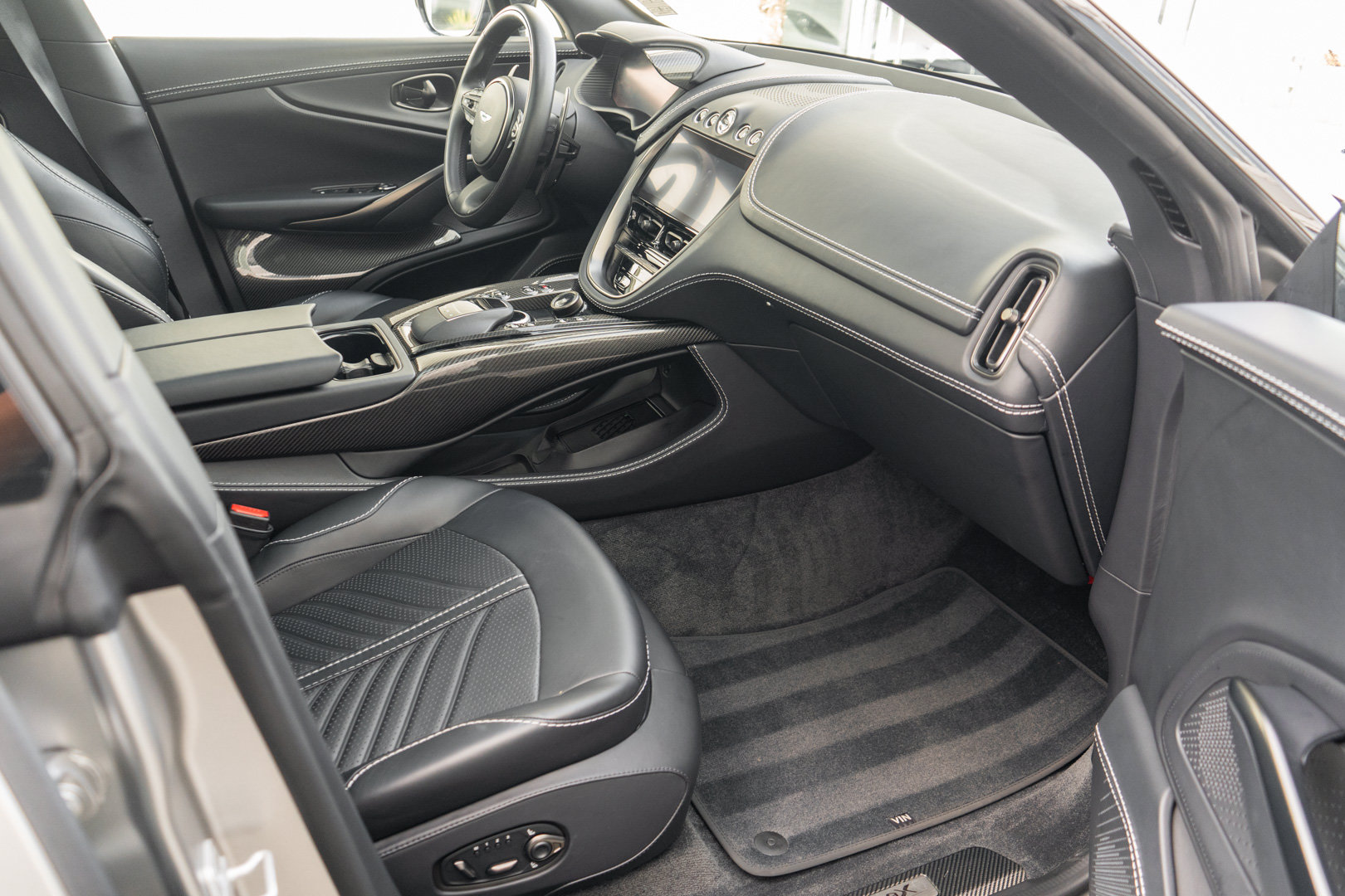 Used 2023 Aston Martin DBX 707 AWD/4WD image 32