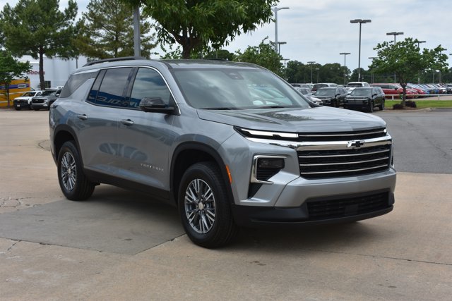 New 2026 Chevrolet Traverse LT w/ Driver Confidence Package FWD image 3