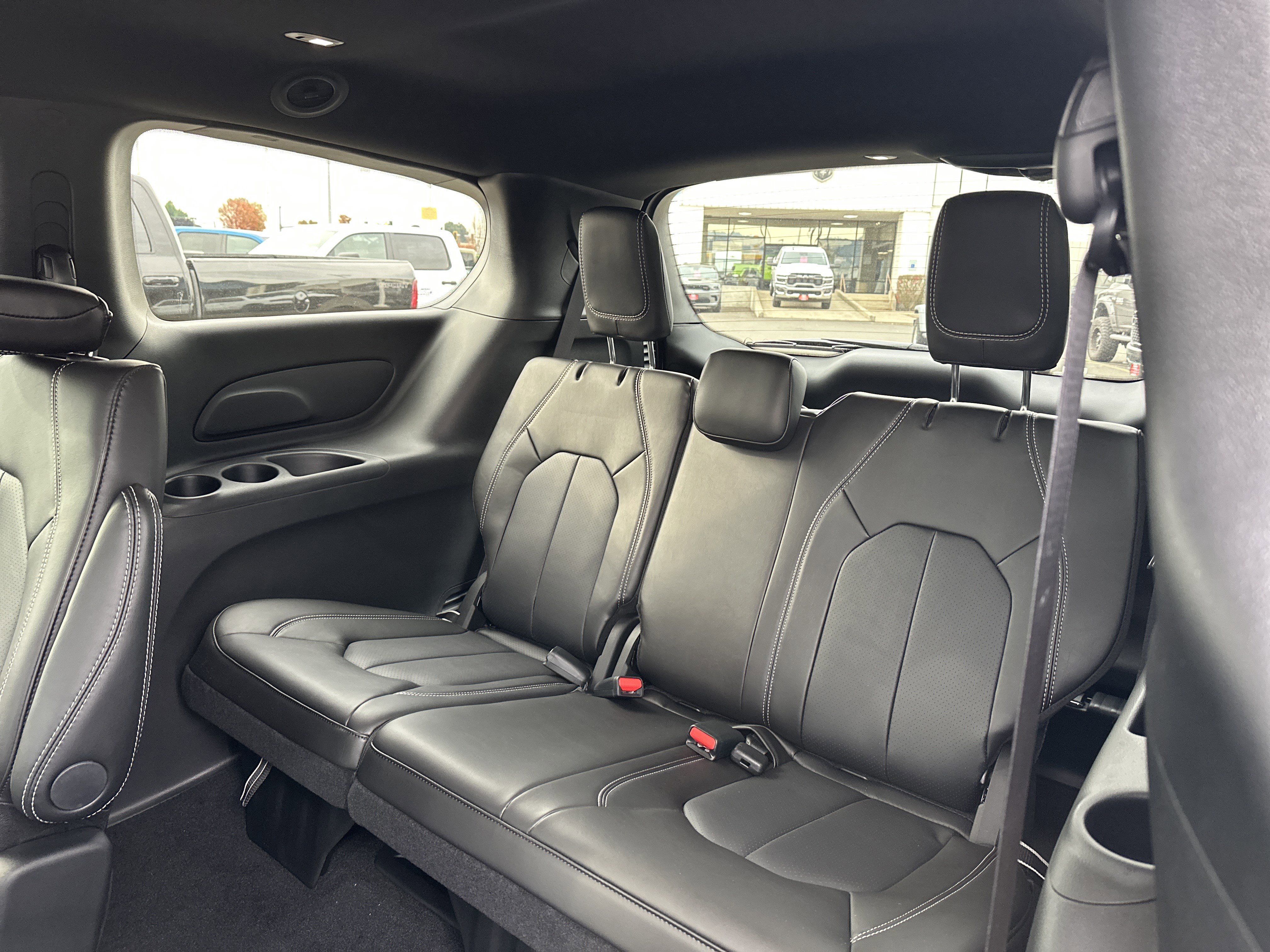 New 2026 Chrysler Pacifica Select w/ S Appearance Package image 12