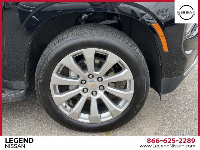 Used 2025 Chevrolet Suburban Premier AWD/4WD image 11